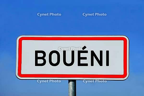 Bouéni town sign [IBR125324142]