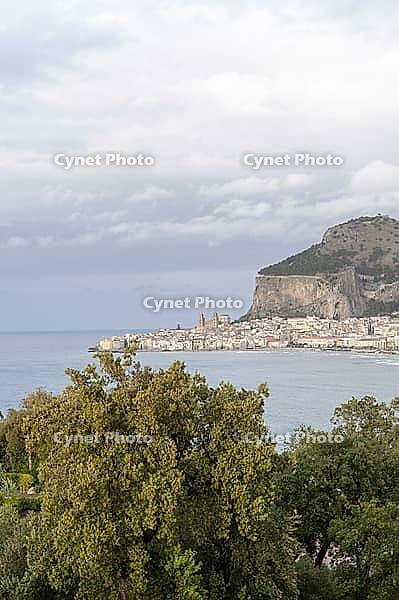 Panoramic view of Cefalù, Sicily [IBR125363599]