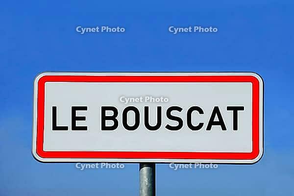 Le Bouscat town sign [IBR125363607]