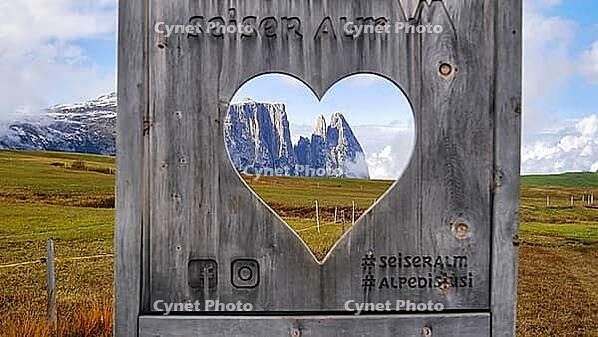 Viewpoint on the Seiser Alm to the Sciliar [IBR125382601]