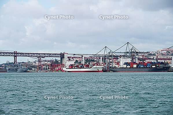 View from the ferry during the crossing from Lisbon train station [IBR125411153]