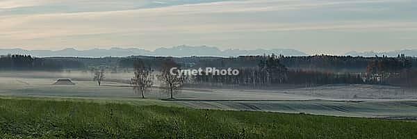 Autumn morning atmosphere in Ried with alpine panorama in the background [IBR125411162]