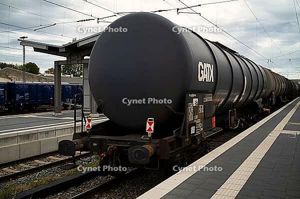DB, Deutsche Bahn, train, freight train with tank car, standing in the train station, Nördlingen, Swabia, Bavaria, Germany [IBR113394892]