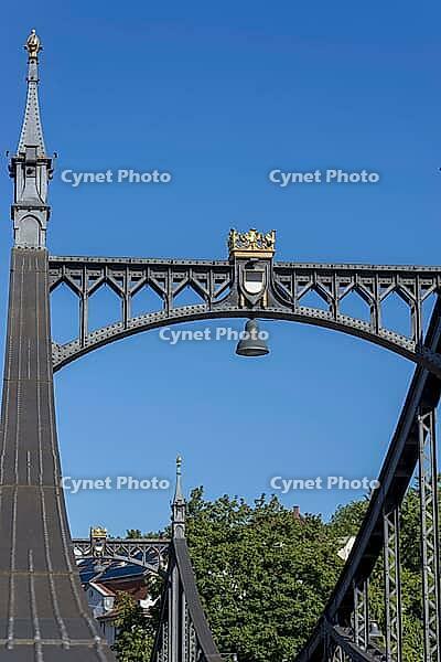 Decorated bridge element with golden crown, city coat of arms and lantern, embedded in the historic steel structure, Neutor Bridge, Ulm, Swabian Jura, Baden-Württemberg, Germany [IBR125414270]