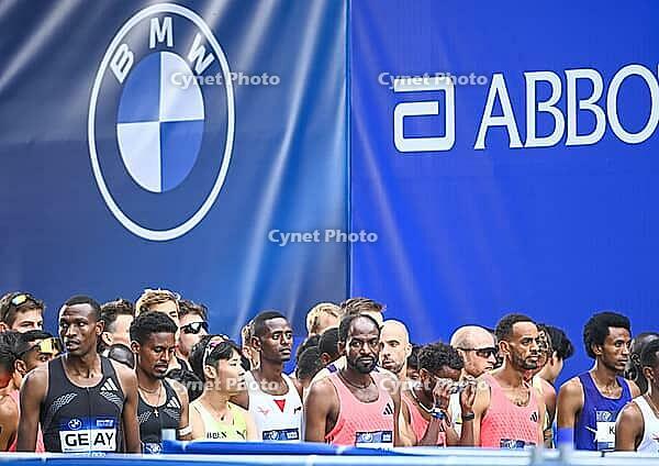 27.09.2026, Athletics BMW Berlin - Marathon 2026, 5th from left Guye Adola at the start of the 2026 BMW BERLIN-MARATHON [IBR113453121]