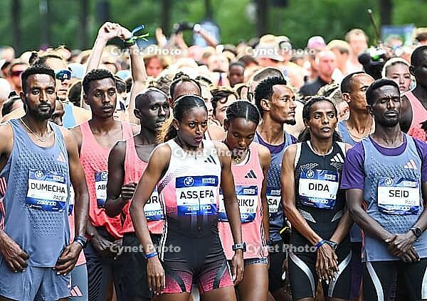 27 September 2026, Athletics: BMW Berlin Marathon 2026, from left: Tigst Assefa (ETH) and Dida are set to compete in the 2026 BMW BERLIN MARATHON [IBR113453123]