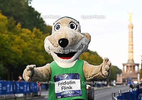 27.09.2026, Athletics BMW Berlin - Marathon 2026, from left mascot Fridolin Flink at the BMW BERLIN-MARATHON 2026 [IBR113453145]