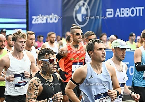 27.09.2026, Athletics BMW Berlin - Marathon 2026, from left runner to start BMW BERLIN-MARATHON 2026 [IBR113453154]