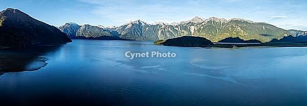Panorama, mountain landscape and lake Lago Yelcho, Puerto Ramírez, Patagonia, Los Lagos, Chile [IBR125521152]