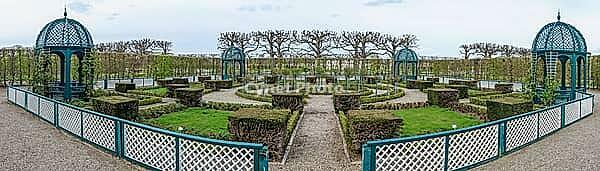 Panoramic view of the baroque garden in the baroque gardens of Herrenhäuser Gärten, Hanover, state capital, Hanover region, Lower Saxony, Germany [IBR125566035]