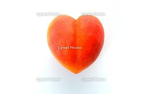 Apricot, heart, AI-generated heart shape, studio shot AI generated [IBR125592752]