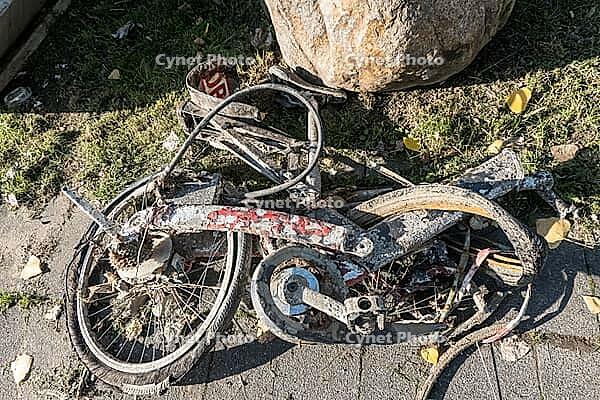 Old bicycle - find from the Rhine at low tide, Cologne, North Rhine-Westphalia, Germany [IBR125657363]