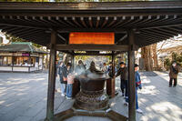 大本堂前の香閣 [SIS110001544]