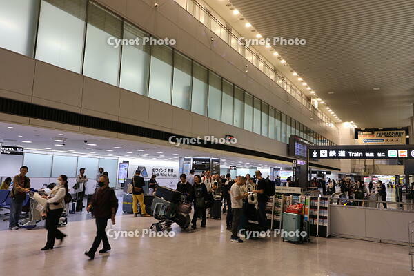 成田国際空港　第一ターミナル　北ウイング　到着ロビー [SIS110001494]