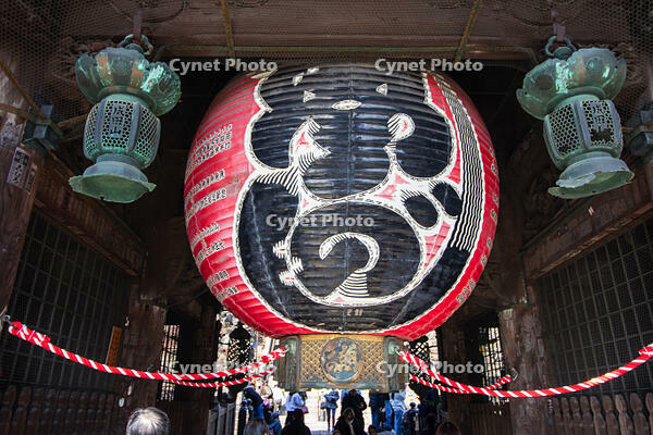 成田山新勝寺の仁王門 [SIS110001533]