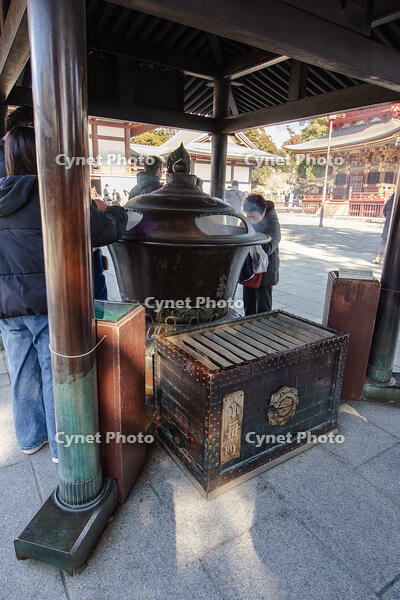 大本堂前の香閣 [SIS110001542]