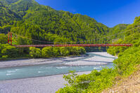 遠山川と宮の前橋 [YKA110023095]