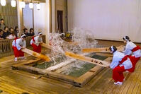 草津温泉湯もみショー [YKA110023150]