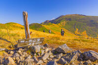 姥ヶ岳山頂から月山 [YKA110023250]