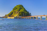 由良海岸の白山島 [YKA110023258]