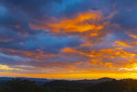 青根温泉から朝焼け [YKA110023270]