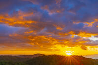 青根温泉から朝焼け [YKA110023271]