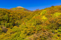 つつじ吊橋から那須岳 [YKA110023293]