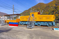 黒部峡谷鉄道のトロッコ電車 [YKA110023369]