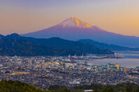 朝の日本平から富士山 [YKA110023432]