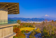 日本平夢テラスと富士山 [YKA110023436]