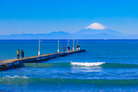 岡本桟橋と富士山 [YKA110023466]