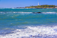 白浜の磯笛公園から野島埼灯台 [YKA110023489]