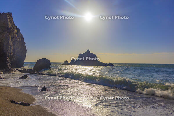 伊良湖岬の沖の日出の石門 [YKA110023418]