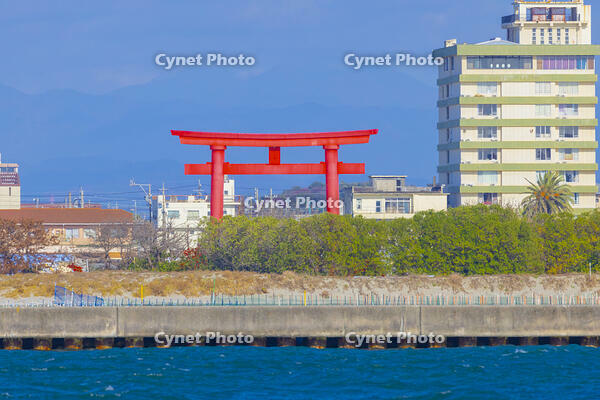浜名湖　弁天島の赤鳥居 [YKA110023423]