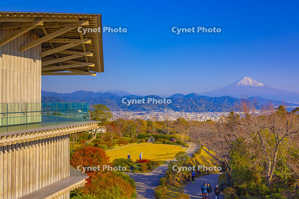 日本平夢テラスと富士山 [YKA110023436]