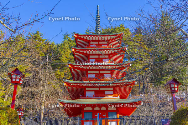 新倉山浅間公園の忠霊塔 [YKA110023448]