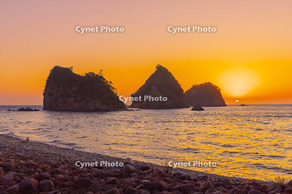 三四郎島の夕景 [YKA110023504]