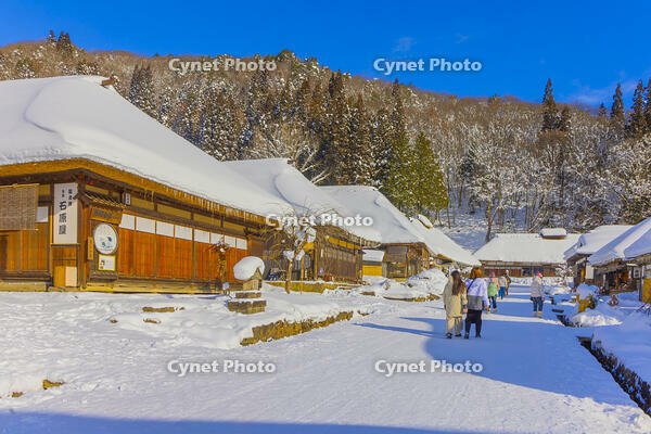 雪の大内宿 [YKA110023509]