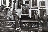 Mona Lisa La Gioconda Leonardo da Vinci Louvre Museum Vincenzo Peruggia [UIG110171067]