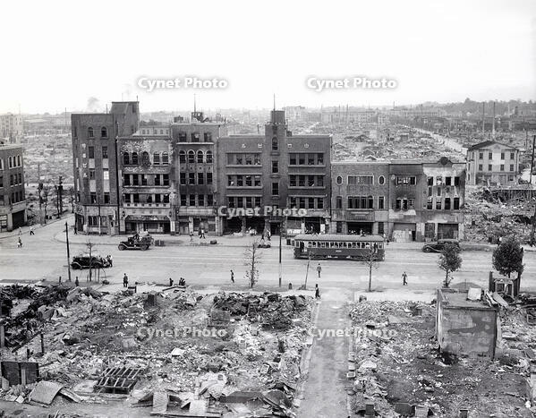 Bombed area near Imperial Palace after U.S. Air Force air raids, Tokyo, Japan, Stanley Troutman, ACME, New York World-Telegram and the Sun Newspaper Photograph Collection, 1945 [UIG110170972]