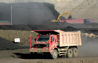 Xinjiang: Gobi coal mining ensures transportation to the east [IMC111460060]