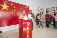 On election day for the People's Congress representatives in Wucheng District, Jinhua, Zhejiang Province, citizens flocked to community polling stations to cast their votes. [IMC111460095]