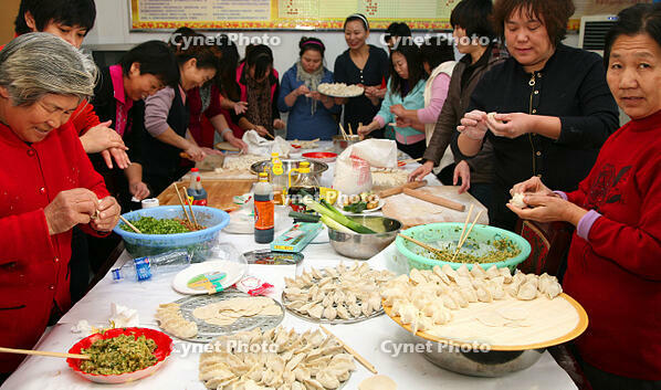 Beijing "empty nest elderly" neighborhood committee New Year [IMC111460052]