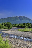 岩手山と葛根田川 [NHI110041667]