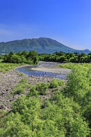 岩手山と葛根田川 [NHI110041669]
