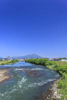 岩手山と北上川 [NHI110041677]