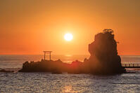 波立海岸の弁天島 [NHI110042704]
