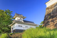 朝日に照らされた仙台城の大手門脇櫓 [NHI110043491]