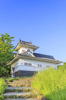 朝日に照らされた仙台城の大手門脇櫓 [NHI110043492]