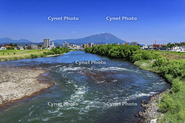 岩手山と北上川 [NHI110041673]